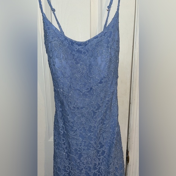 Morgan & Co. periwinkle formal/prom dress - Picture 4 of 9